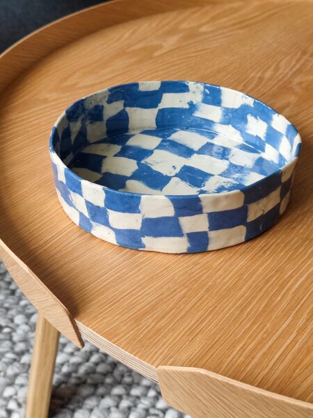 schaal blokjes bowl checkered blauw wit blue off white the clay shaper tykky