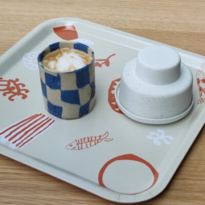 cup mok blokjes checkered blauw gebroken wit blue off white the clay shaper tykky