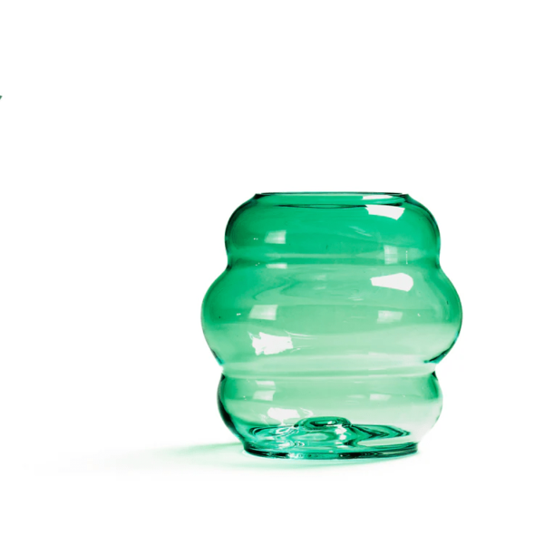 muse vase M emerald vaas groen glas fundamental berlin tykky design woonaccessoires