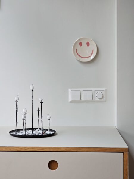 Wandbord Wit Met Donkerroze Smiley